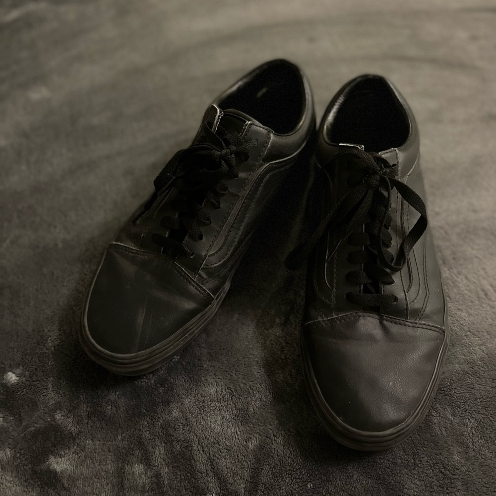 Mens Vans faux leather shoes.